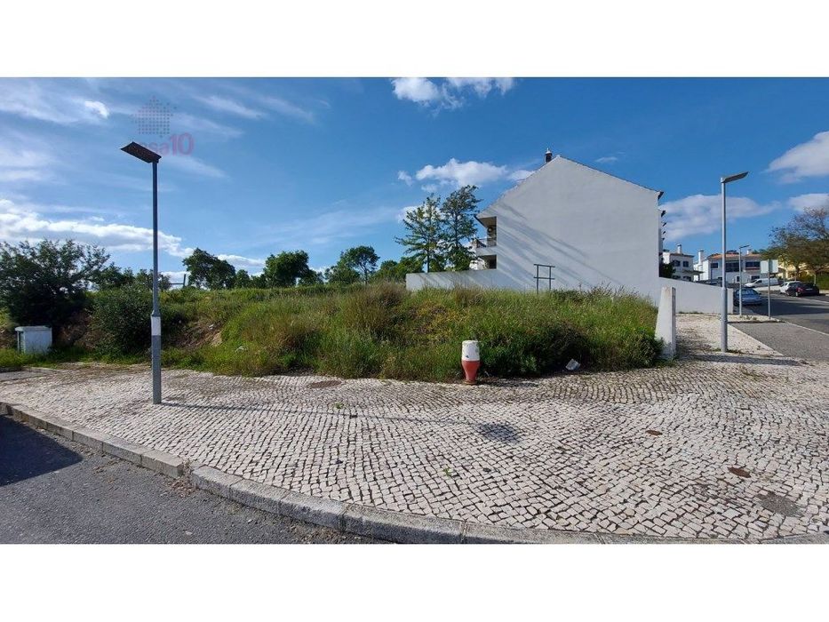 Vende-se Terreno Urbano em Almodôvar — Almodôvar E Graça Dos Padrões, Beja