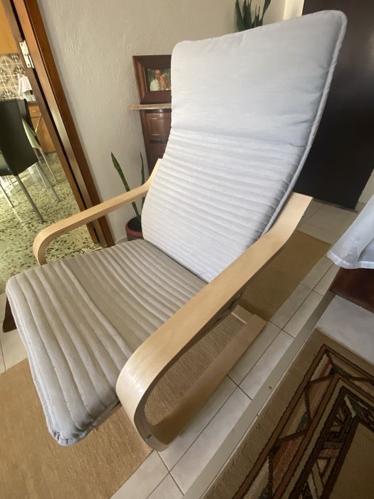 Poltrona Ikea cinza claro