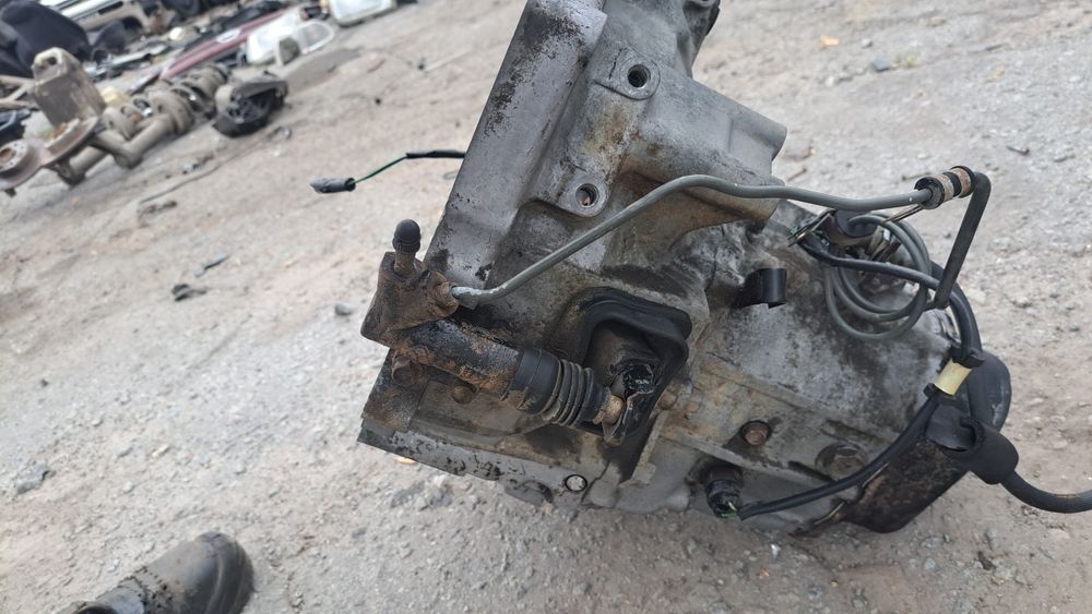 Коробка передач мазда 2.0 дизель mazda ditd 323 MPV Premacy 626 rf2a