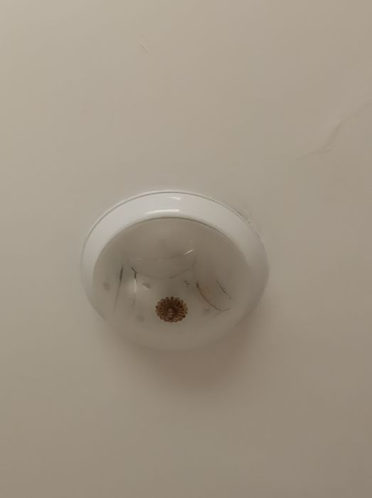 Candeeiro de teto, em bom estado