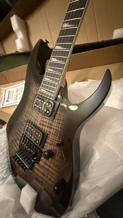 Guitarra eletrica 6 cordas Modelo: ibanez GRG320FA-TKS (Nova / Na Caixa)
