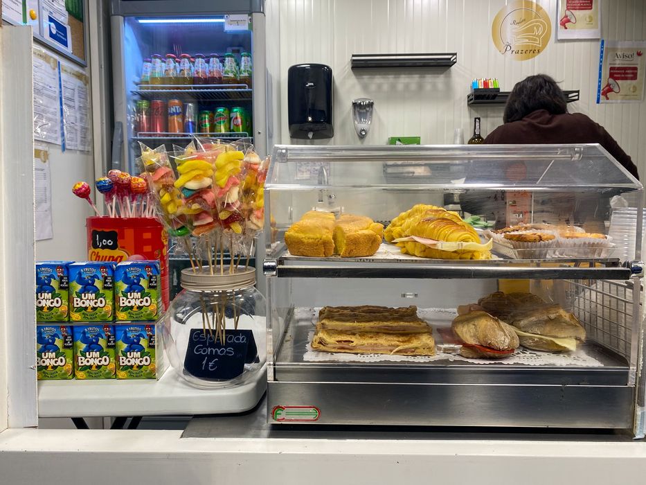 Roulote totalmente equipada - negócio pronto