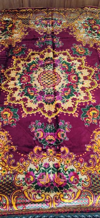 Colcha / manta aveludada para cama, sofá ou ou chaise longue com 2 almofadas