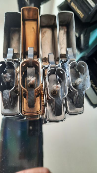 Vendo zippos de colecção