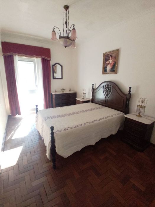 Alugo Quartos em Algés