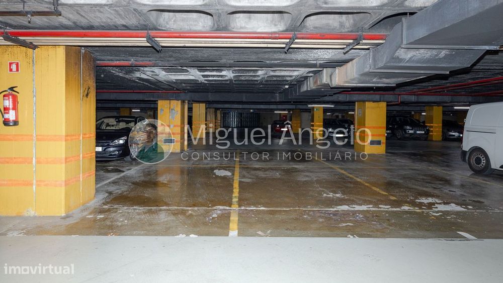 Apartamento T0 novo c/ lugar de garagem e totalmente mobilado