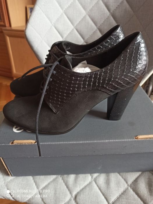 Ботільони Екко нові