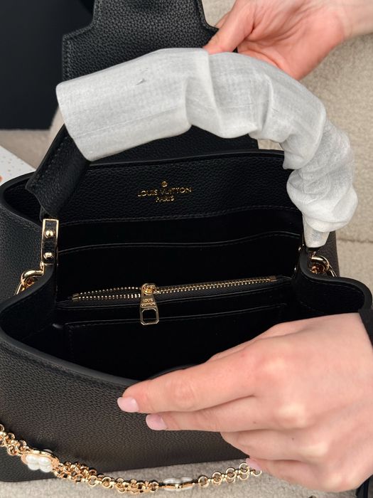 Сумка Louis Vuitton Capucines Black