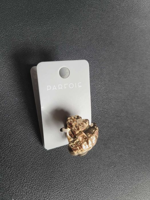 Pierścionek damski Parfois – elegancki i stylowy