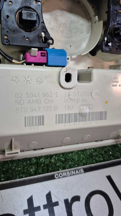 Plafonier Audi A4 B8 A5 Q5 original 8T0947135B cinza claro/beje excelente estado