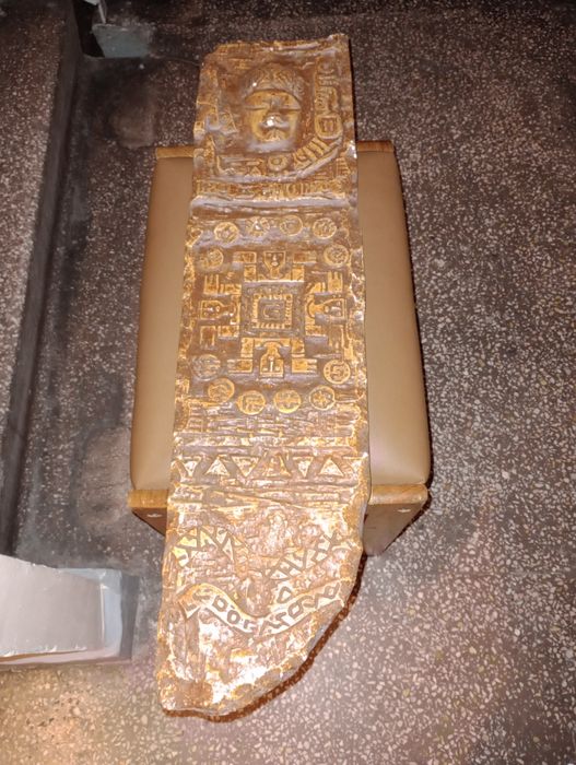 Płaskorzeźba gipsowa