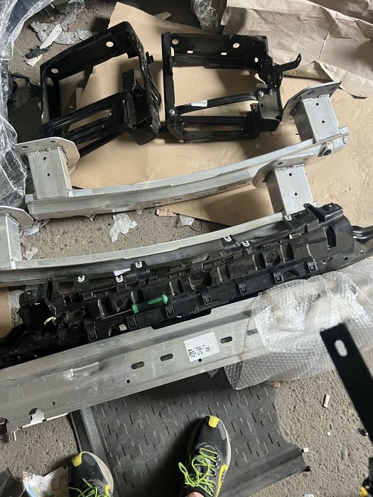 Bmw g05 ×5 g06 x6 g07 x7 швейлер підсилювач заднього бампера