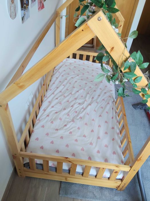 Cama infantil  MONTESORI com colchão