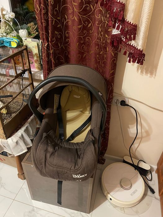 Дитяче авто крісло