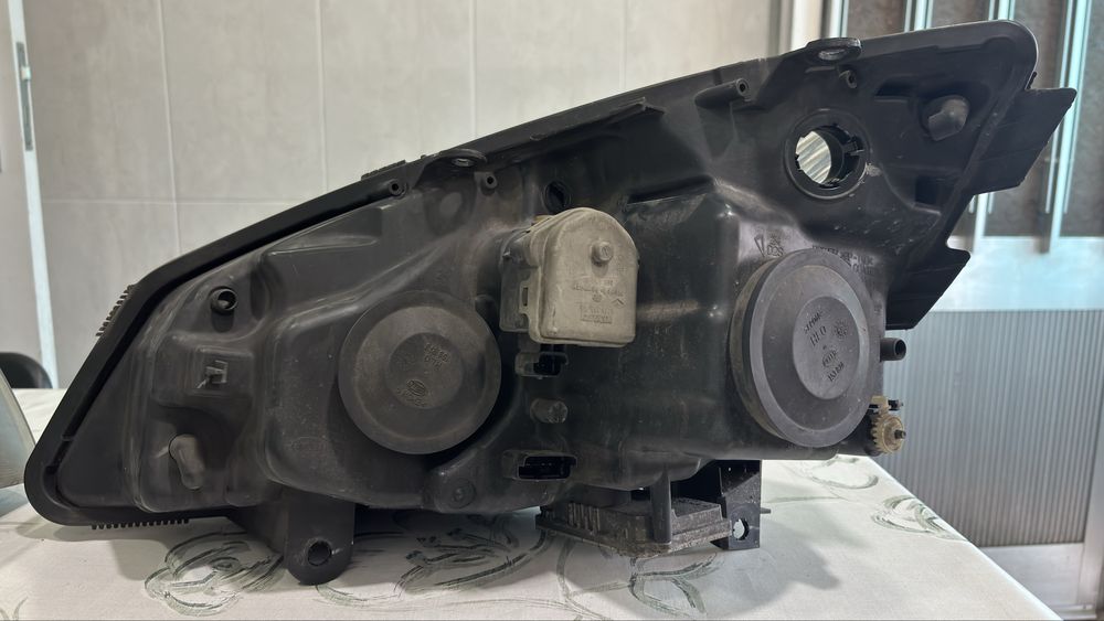 Óticas xenon Renault Scenic 1.5Dci 2005