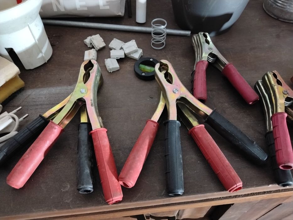 Pinças para cabo carregamento