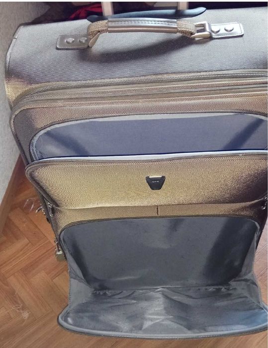 Trolley Espaçoso com Cadeado e Expansível - Ideal para Viagens (Como Novo)