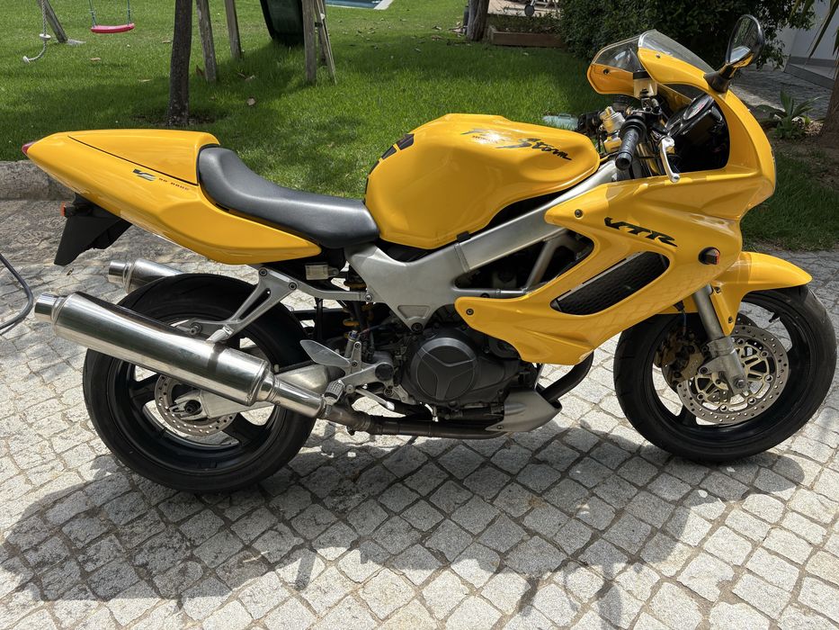 HONDA VTR 1000 FireStorm