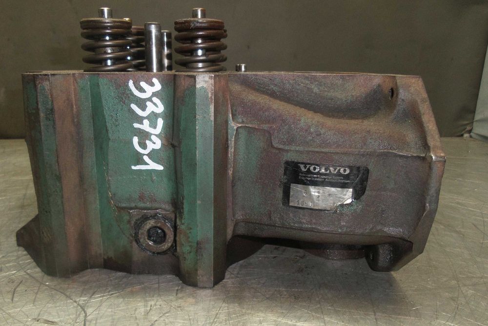 Głowica do silnika Volvo D16. Cylinder head Volvo D16