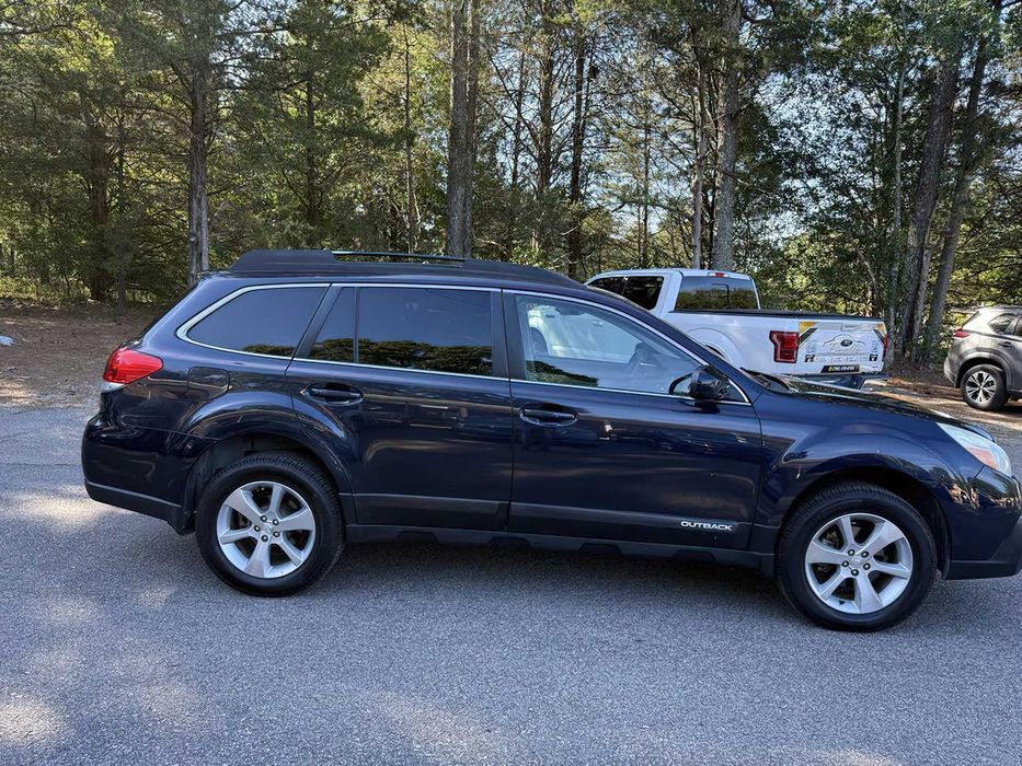 Subaru Outback 2.5i Limited      2013
