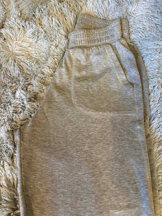 Bershka spodnie dresowe firmy r. M