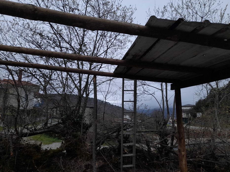 Construção de Telheiros e Abrigos