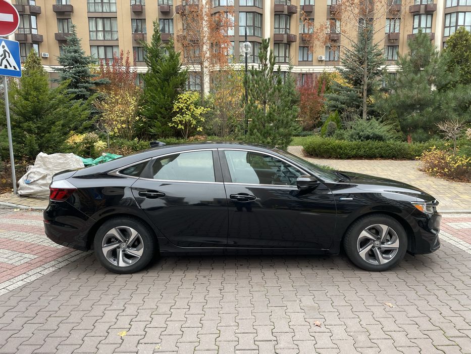 Продам Honda Insight 2019