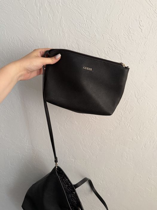 Сумка Guess чорна, екошкіра, б/у, з косметичкою