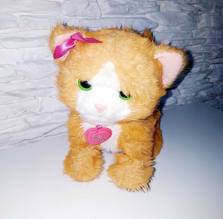 Interaktywny kotek Daisy z serii FurReal Friends firmy Hasbro