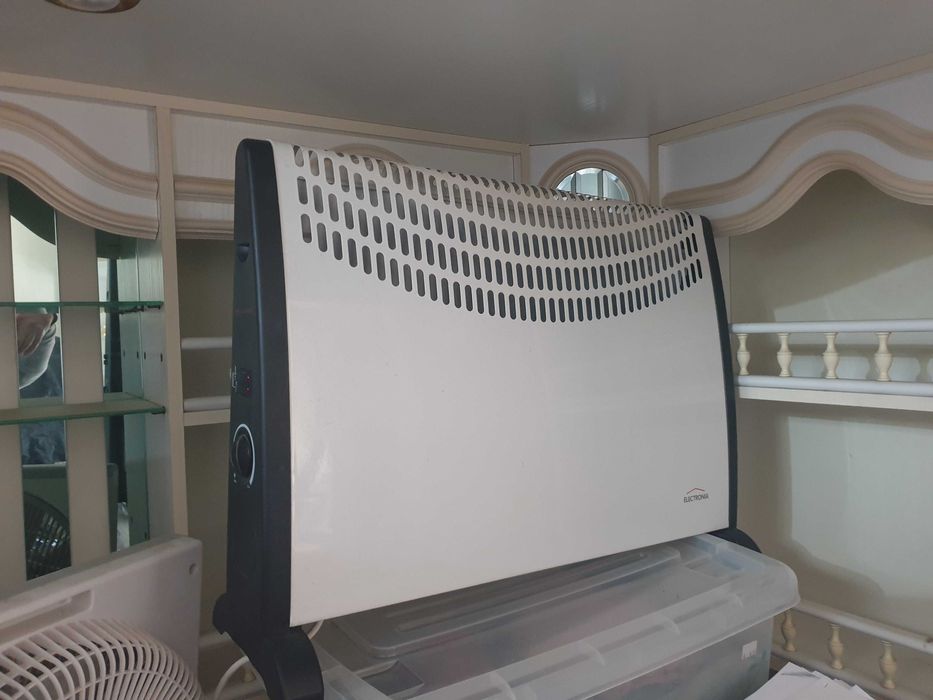 Convector 2000 W Electronia. A transação far-se-á  SÓ em Tomar.