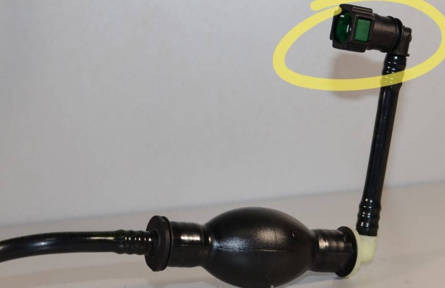 Роз'єм паливної трубки Рено трафік , віваро, прімастар