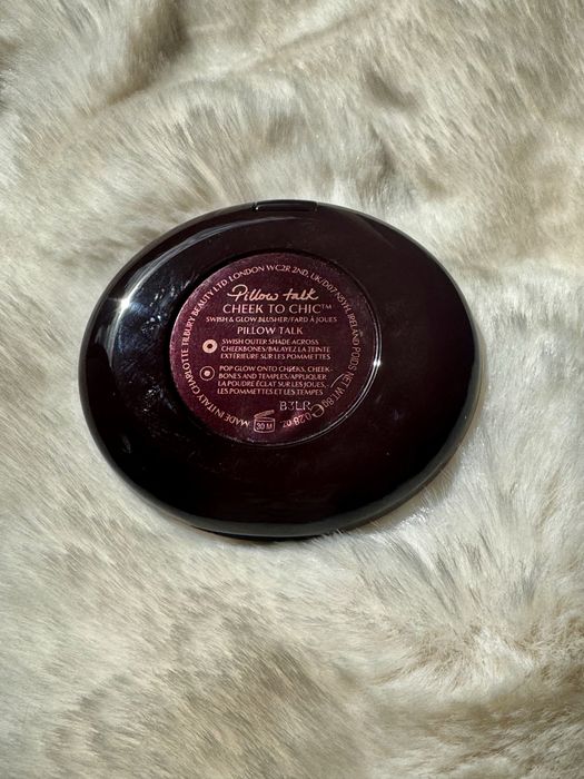 charlotte tilbury róż w pudrze cheek to chic