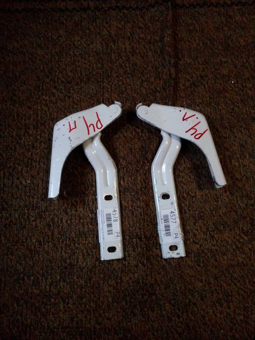 Петлі до кришки капота автомобіля Volkswagen passat b7