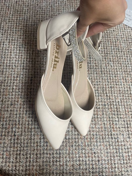 Nowe Buty ślubne brilu