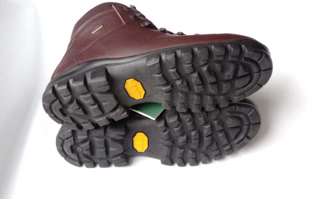 Buty TREZETA  43 eu 9 uk wkaldka mierzona 28 cm trekkingowe Skóra NOWE
