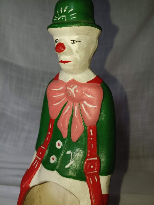 Smutny klaun figurka doniczka