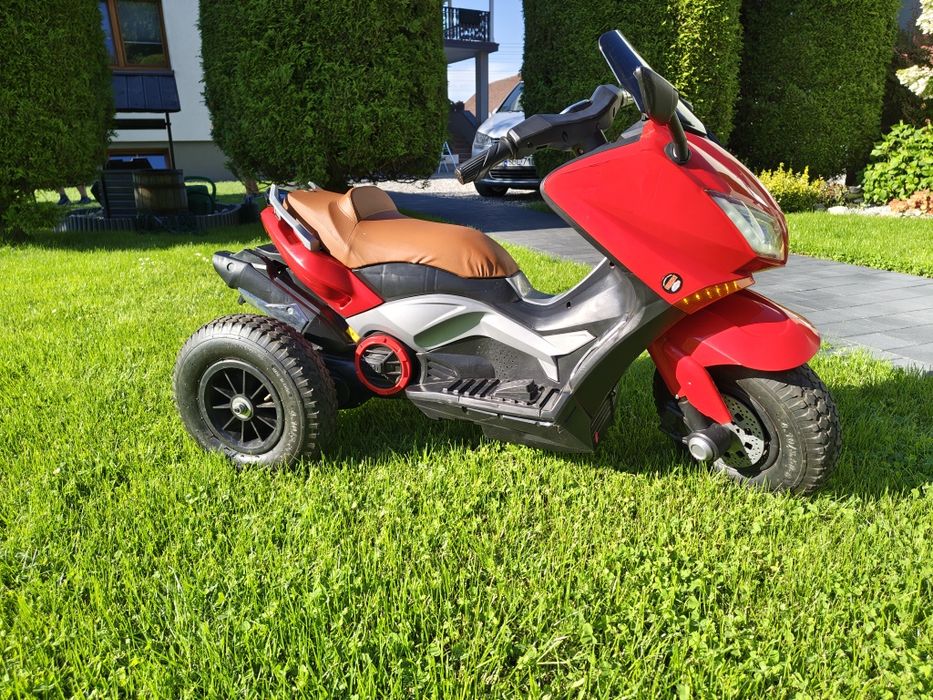 Skuter 3-kołowy dla dziecka do 30 kg. BQ-9188 na pompowanych kołach typu AIR