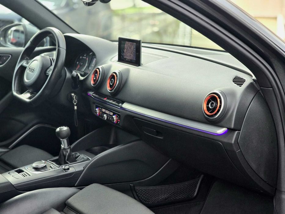 AUDI A3 8V S LINE 2.0TDI 150CV "LOOK RS3"