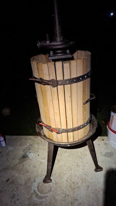 Прес для соку, чавунний, виготовлений в Європі