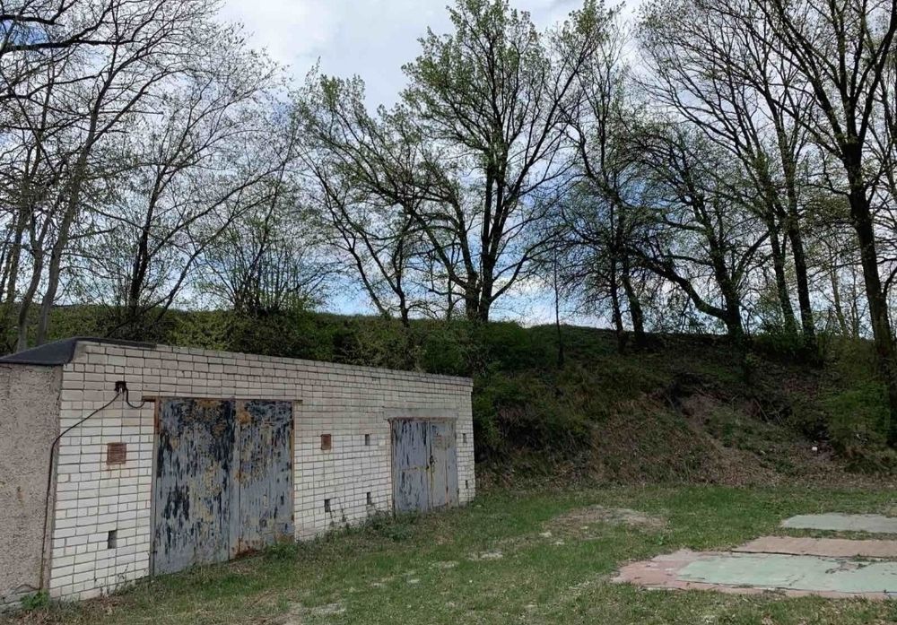 Здам в оренду великий капітальний гараж площею 110 м² в АК-31.