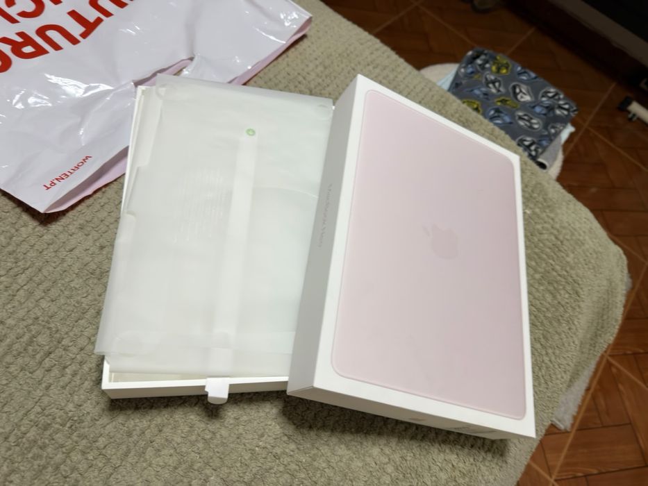 Macbook Neo Rosa Como Novo 2 meses