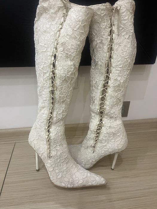 Sukienka ślubna kremowa