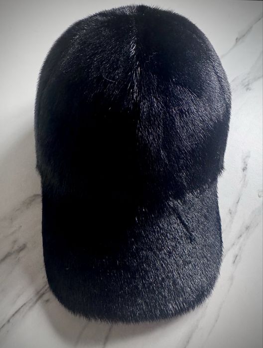 Eksluzywna czapka z daszkiem z naturalnego futra foki