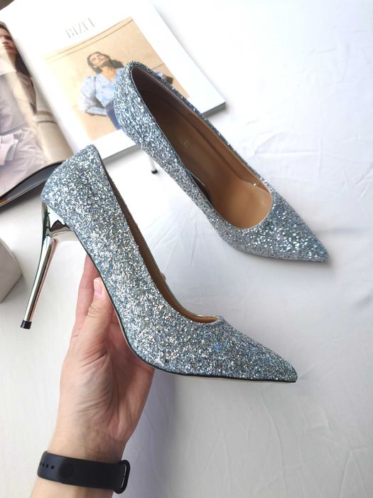 Srebrne, efektowne szpilki na obcasie 40,5
