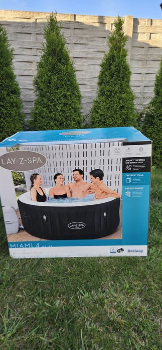 Jacuzzi lay z spa