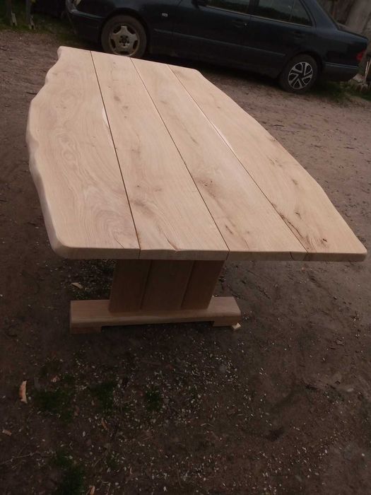 Stół drewniany solidny