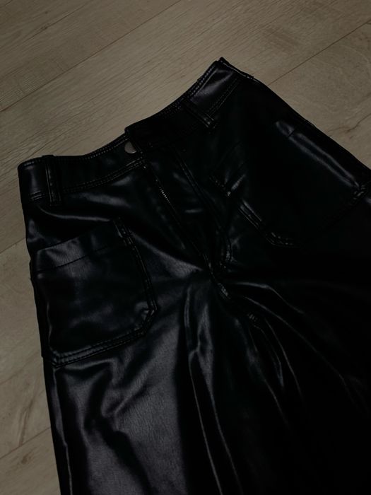 Шкіряні штани zara.