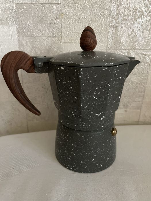 Новая гейзерная кофеварка