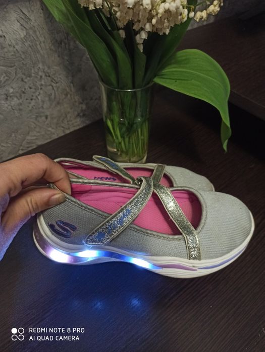 Мокасини на світлодіодах