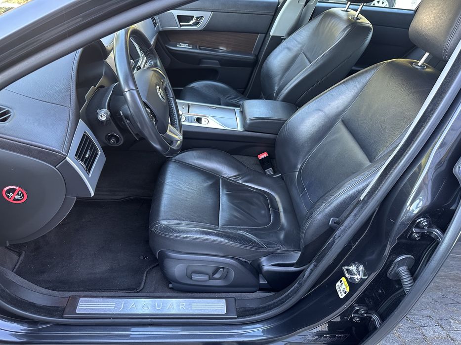 Jaguar XF 2.2D Primium Luxury Auto. - Nacional